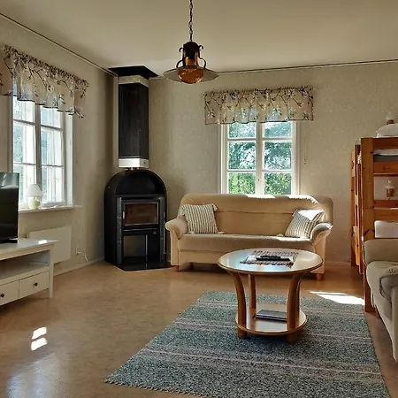 Paerus Fors 度假居 *